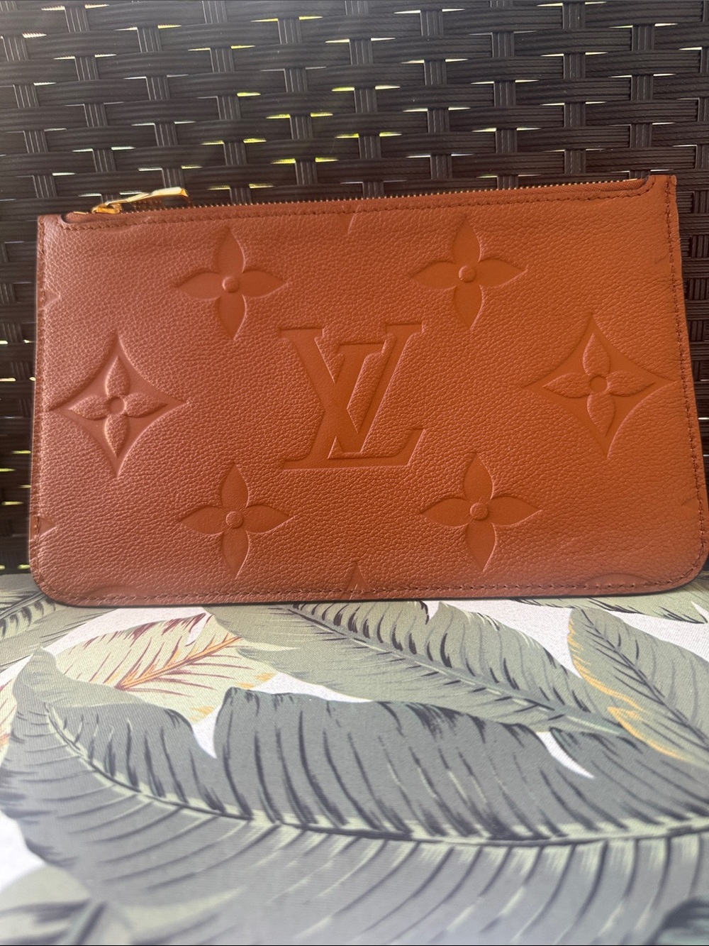 SALE‼️🔥 Louis Vuitton Large, Empriente Neverfull Pouch🔥